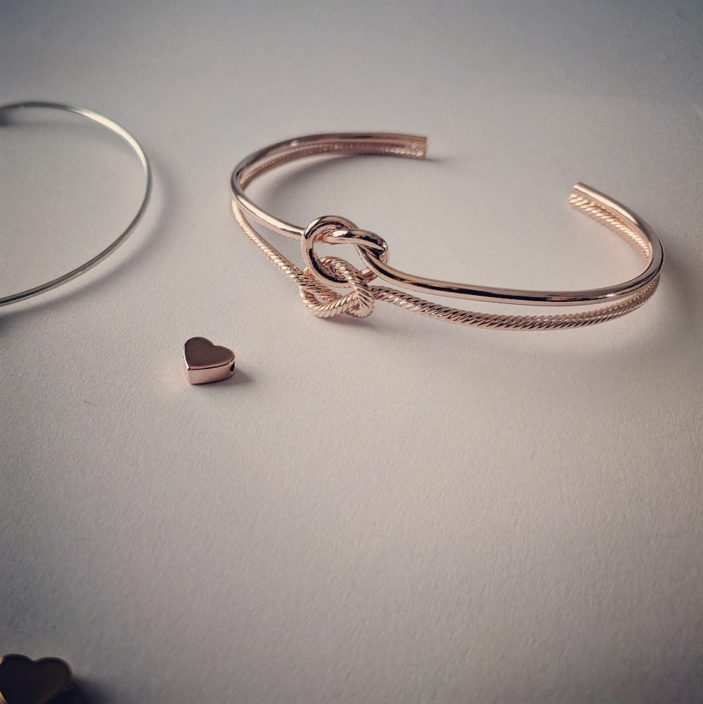 Rose Gold Intertwined Love Knots Bracelet